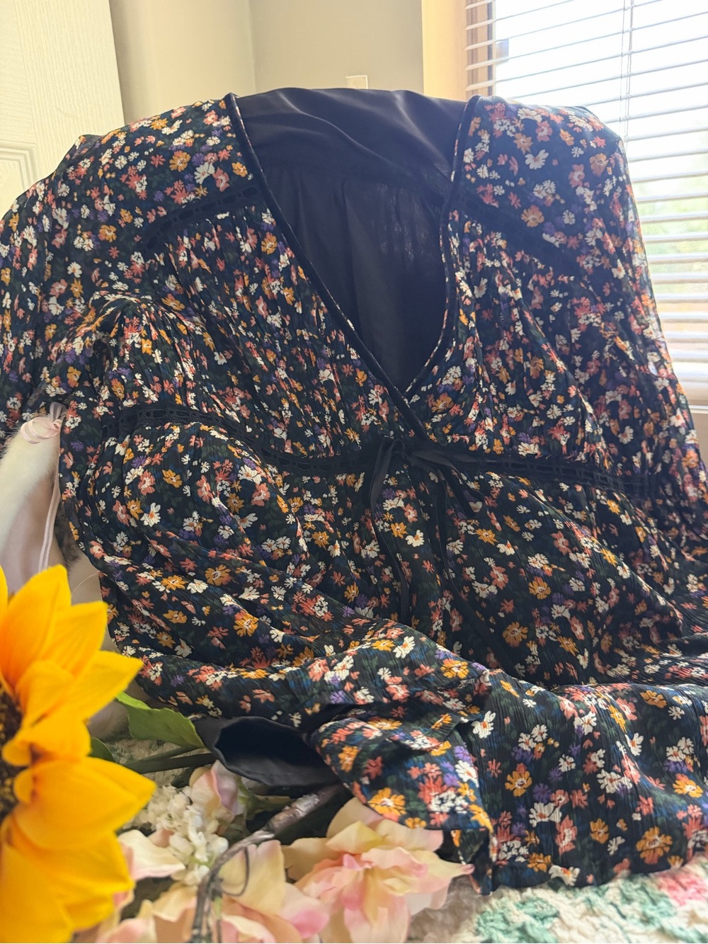 Lucky Brand Black Floral V-Neck Long Sleeve Blouse